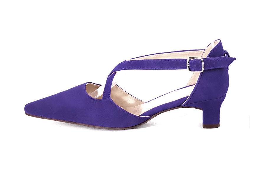 Women's violet purple open side dress shoes, with crossed straps. Tapered toe. Low kitten heels - Profile view